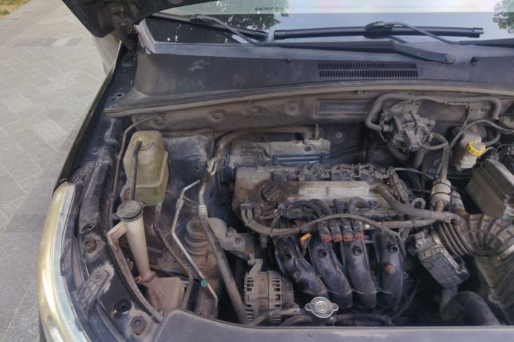 Used Baojun 560 2015 1.8L manual Comfort trim level Engine Bay Right