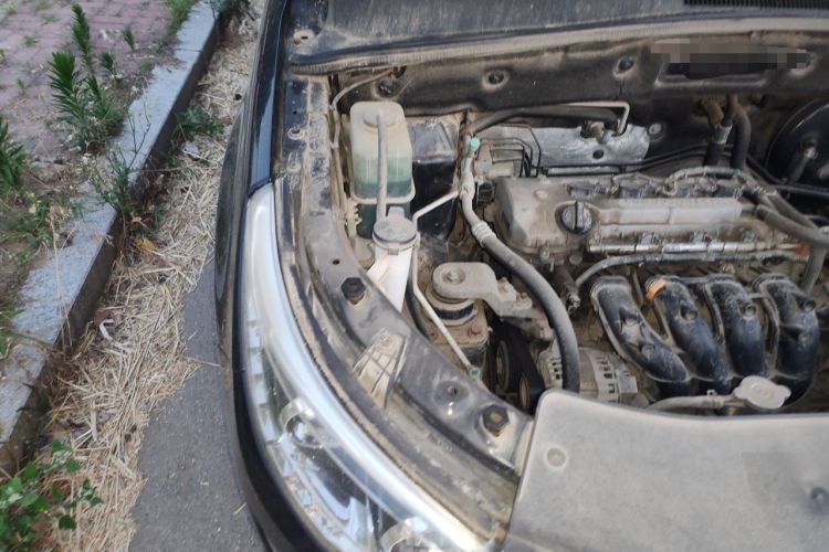 Used Baojun 560 2015 1.8L manual Comfort trim level Engine Bay Right