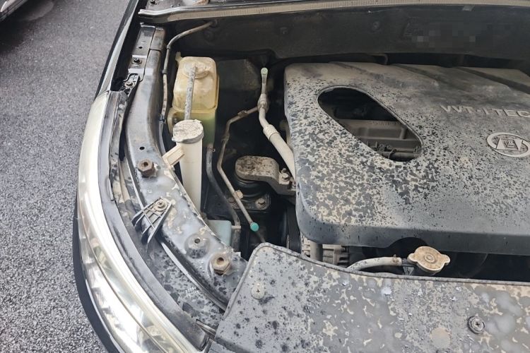 Used Baojun 560 2015 1.8L manual luxury version Engine Bay Right