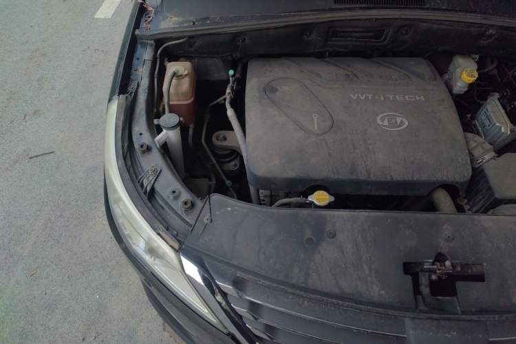 Used Baojun 560 2015 1.8L manual luxury version Engine Bay Right