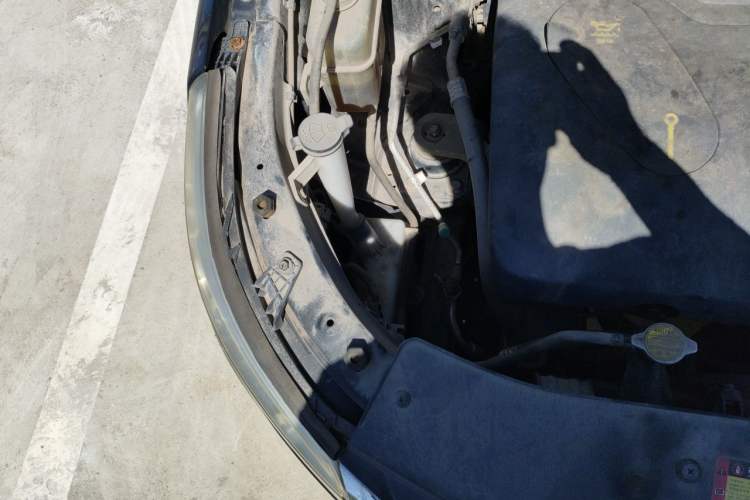 Used Baojun 560 2015 1.8L Manual Elite Edition Engine Bay Right