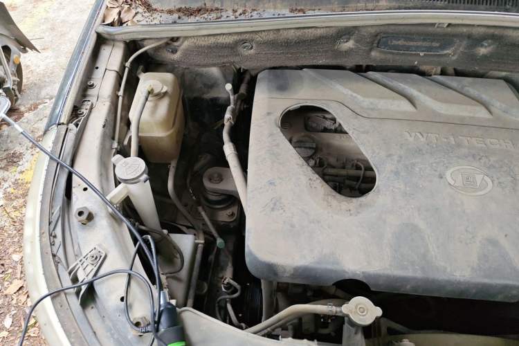 Used Baojun 560 2015 1.8L manual luxury version Engine Bay Right