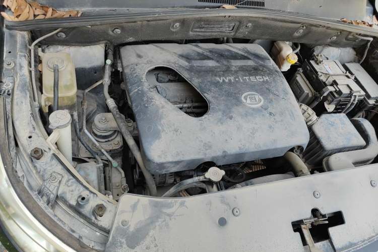 Used Baojun 560 2015 1.8L Manual Elite Edition Engine Bay Right