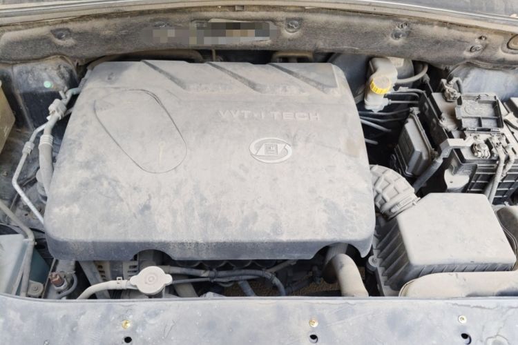 Used Baojun 560 2015 1.8L manual luxury version Engine Bay