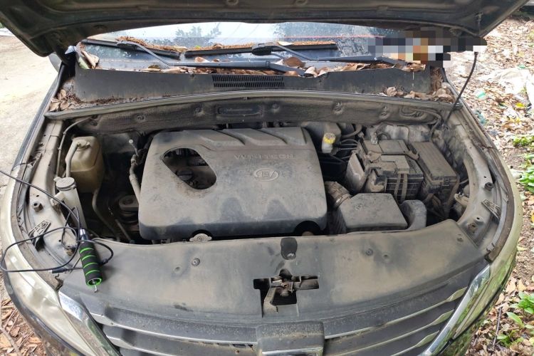 Used Baojun 560 2015 1.8L manual luxury version Engine Bay