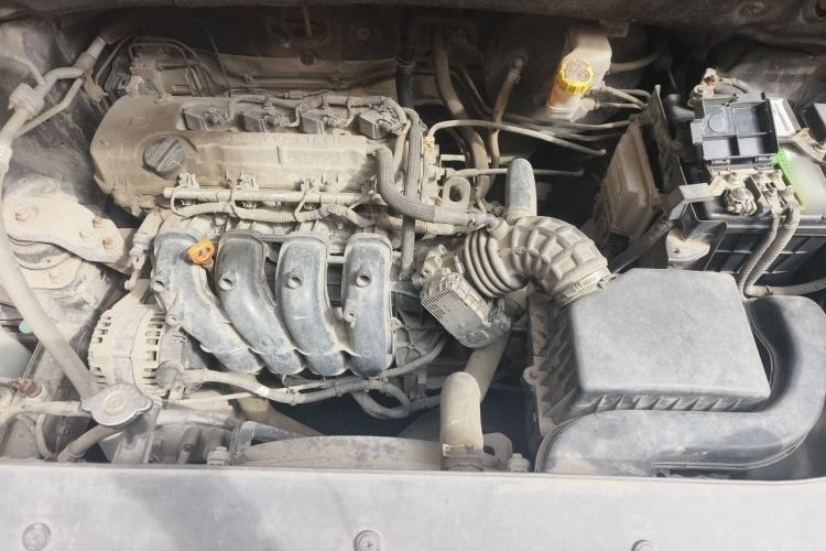 Used Baojun 560 2015 1.8L manual Comfort trim level Engine Bay