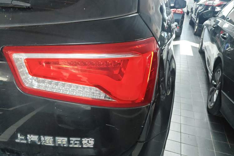 Used Baojun 560 2015 1.8L manual luxury version Exterior 3