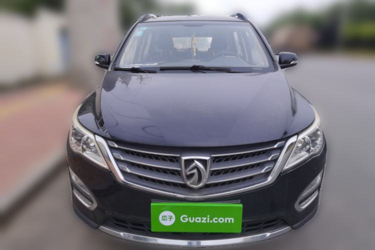 Used Baojun 560 2015 1.8L manual luxury version Front
