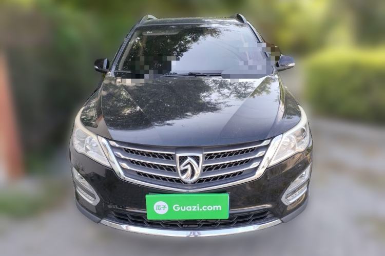 Used Baojun 560 2015 1.8L manual luxury version Front
