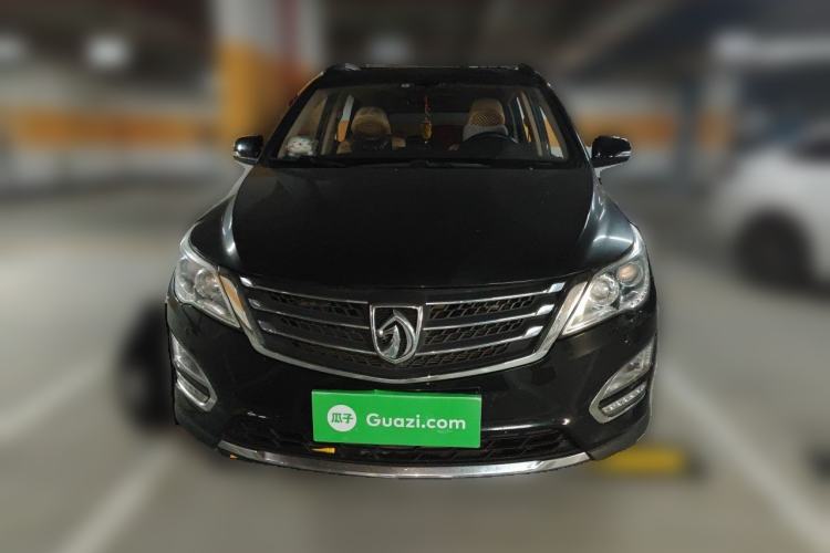 Used Baojun 560 2015 1.8L manual luxury version Front