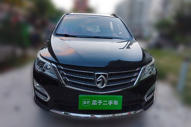 Used Baojun 560 2015 1.8L manual luxury version Front