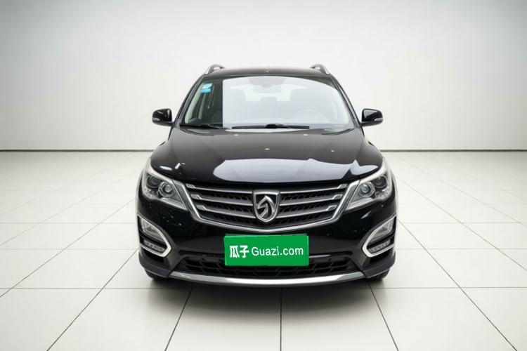 Used Baojun 560 2015 1.8L manual luxury version Front