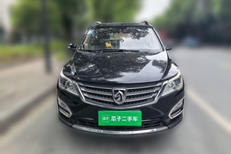 Used Baojun 560 2015 1.8L manual luxury version Front