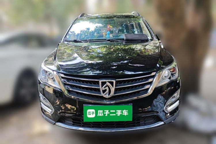 Used Baojun 560 2015 1.8L manual luxury version Front