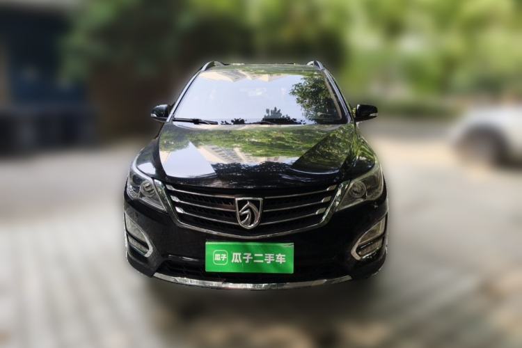 Used Baojun 560 2015 1.8L manual luxury version Front