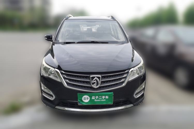 Used Baojun 560 2015 1.8L manual luxury version Front