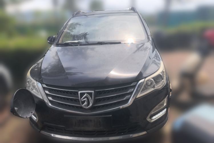 Used Baojun 560 2015 1.8L manual luxury version Front