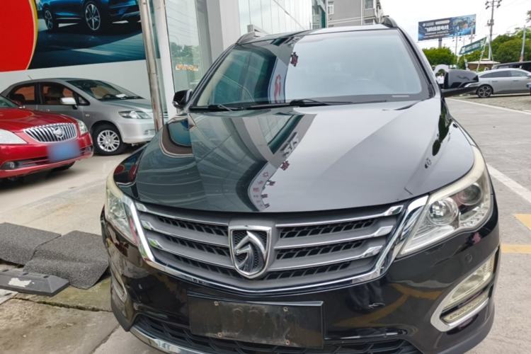 Used Baojun 560 2015 1.8L manual luxury version Front