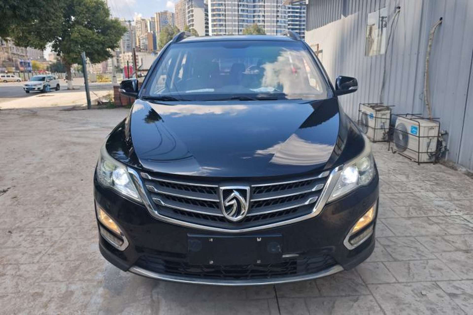 Used Baojun 560 2015 1.8L manual luxury version Front