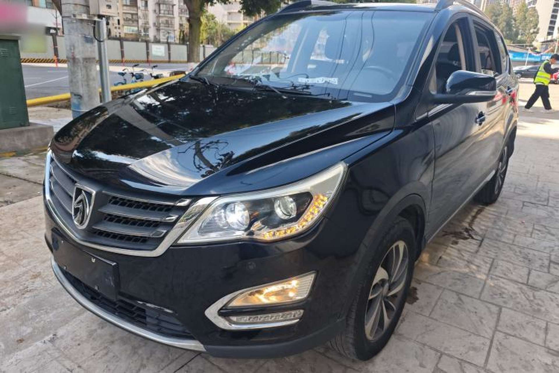 Used Baojun 560 2015 1.8L manual luxury version Front Left 45 Deg