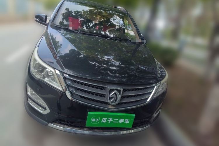 Used Baojun 560 2015 1.8L manual luxury version Front