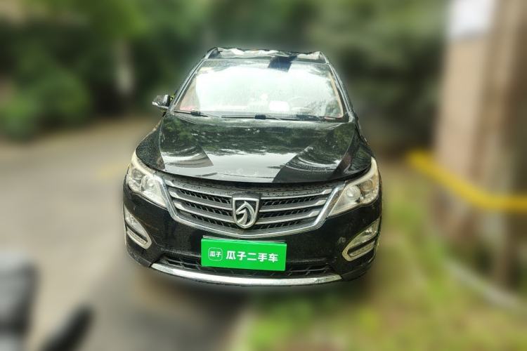 Used Baojun 560 2015 1.8L manual luxury version Front