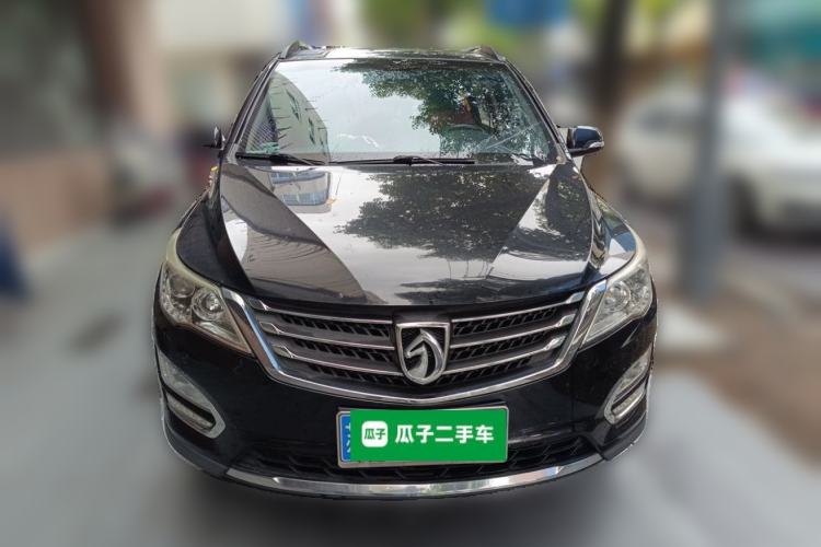 Used Baojun 560 2015 1.8L manual luxury version Front