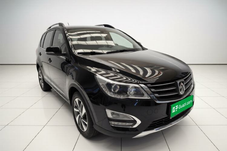 Used Baojun 560 2015 1.8L manual luxury version Front Right 45 Deg