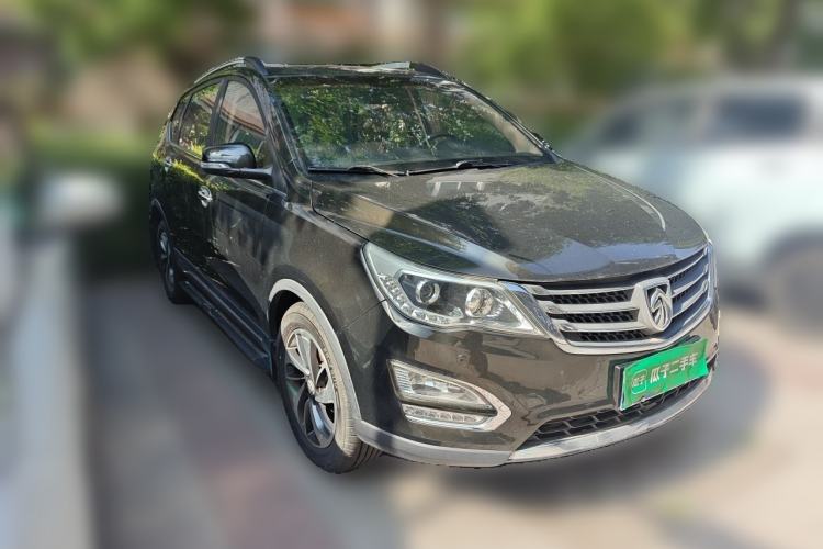 Used Baojun 560 2015 1.8L manual luxury version Front Right 45 Deg