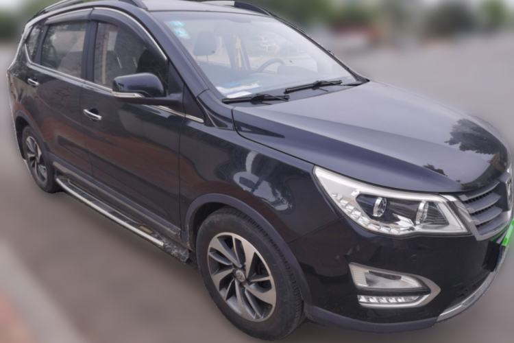 Used Baojun 560 2015 1.8L manual luxury version Front Right 45 Deg