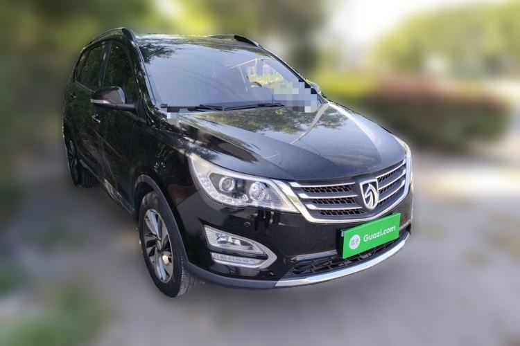 Used Baojun 560 2015 1.8L manual luxury version Front Right 45 Deg