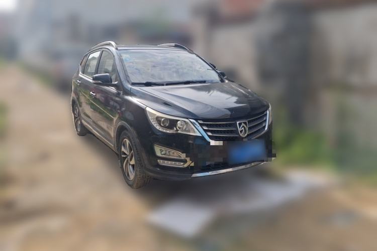 Used Baojun 560 2015 1.8L manual luxury version Front Right 45 Deg