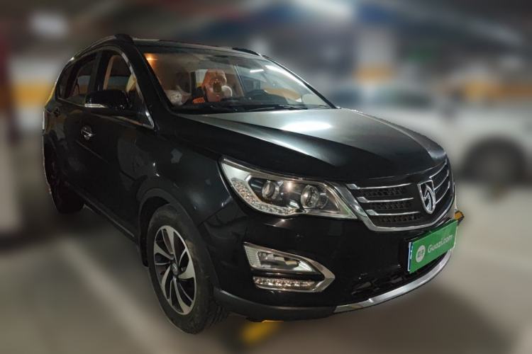 Used Baojun 560 2015 1.8L manual luxury version Front Right 45 Deg