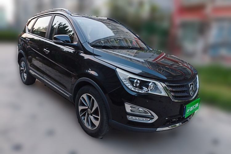 Used Baojun 560 2015 1.8L manual luxury version Front Right 45 Deg