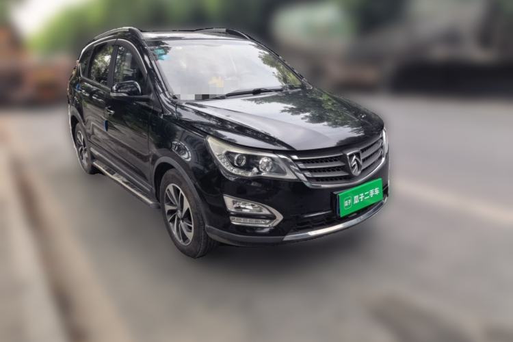 Used Baojun 560 2015 1.8L manual luxury version Front Right 45 Deg