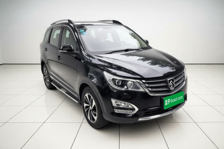 Used Baojun 560 2015 1.8L manual luxury version Front Right 45 Deg