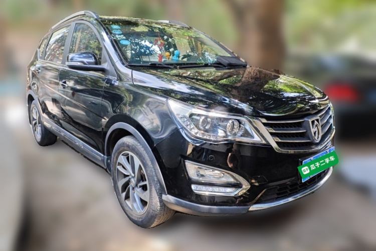 Used Baojun 560 2015 1.8L manual luxury version Front Right 45 Deg