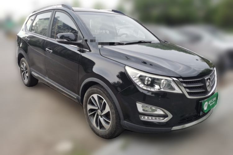 Used Baojun 560 2015 1.8L manual luxury version Front Right 45 Deg
