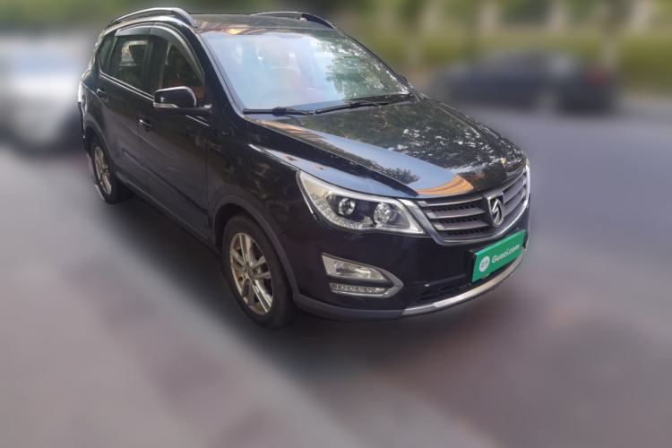 Used Baojun 560 2015 1.8L manual Comfort trim level Front Right 45 Deg