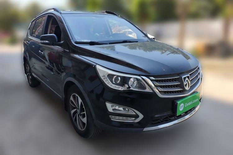 Used Baojun 560 2015 1.8L manual luxury version Front Right 45 Deg