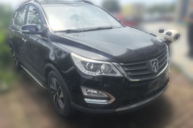 Used Baojun 560 2015 1.8L manual luxury version Front Right 45 Deg