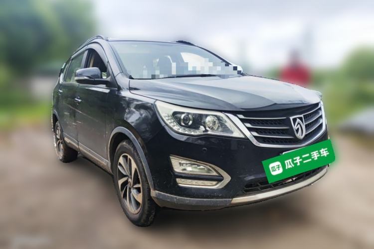 Used Baojun 560 2015 1.8L manual luxury version Front Right 45 Deg