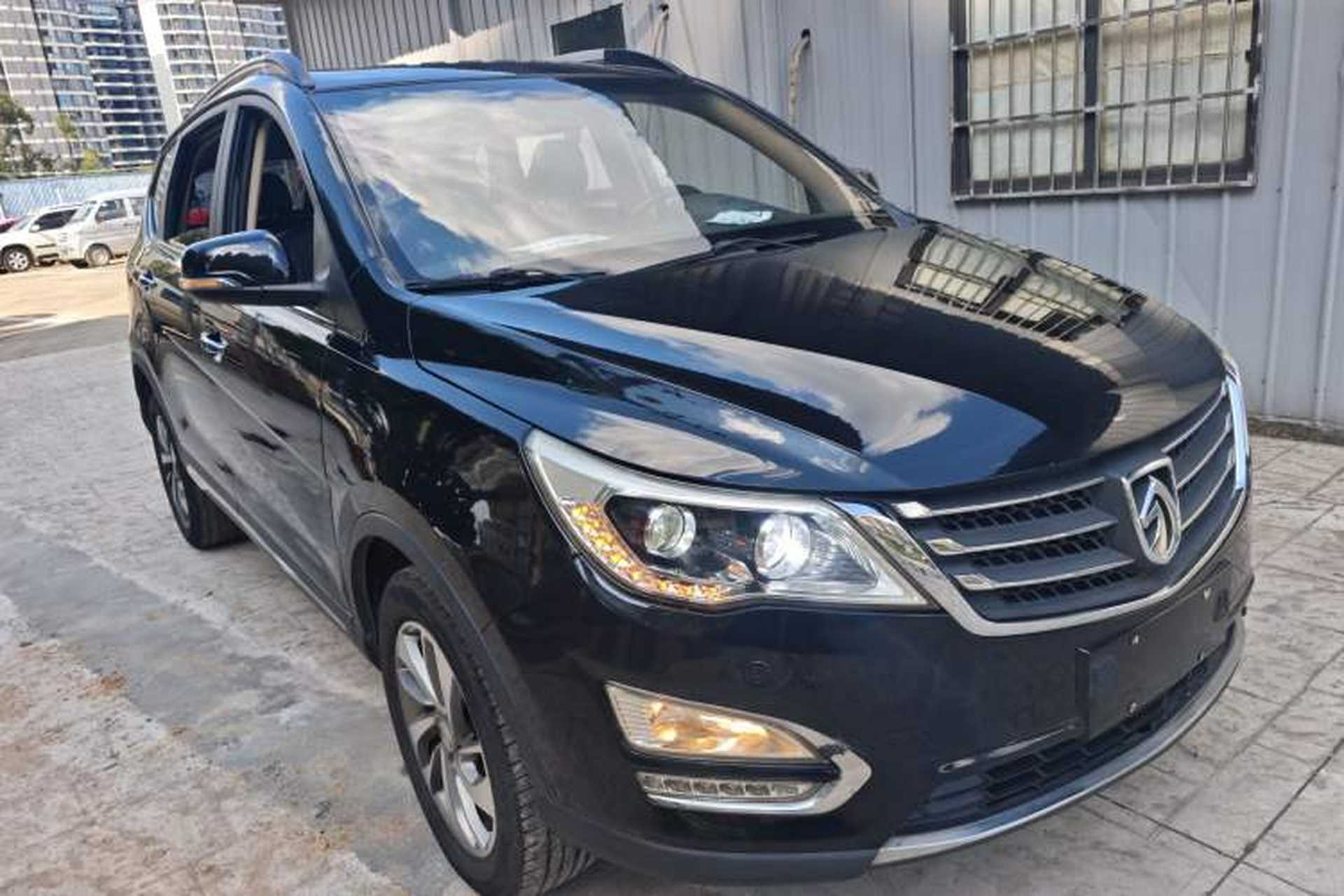 Used Baojun 560 2015 1.8L manual luxury version Front Right 45 Deg