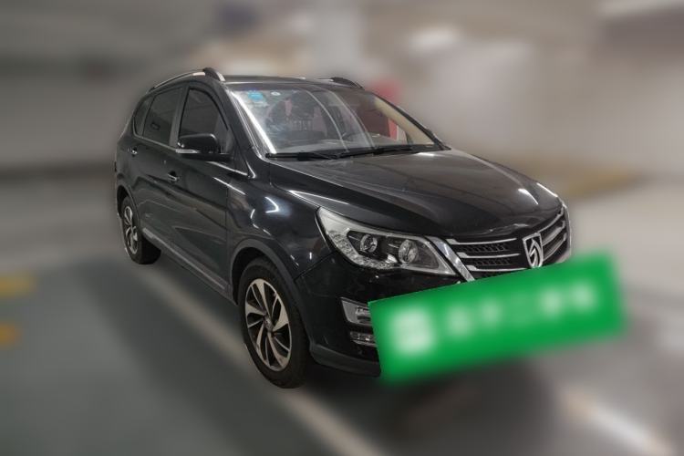 Used Baojun 560 2015 1.8L manual luxury version Front Right 45 Deg