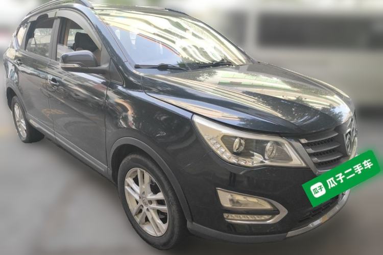 Used Baojun 560 2015 1.8L manual Comfort trim level Front Right 45 Deg
