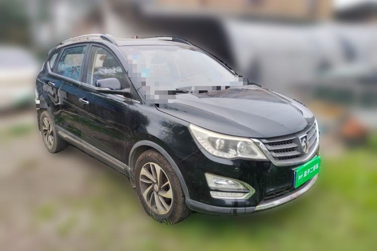 Used Baojun 560 2015 1.8L manual luxury version Front Right 45 Deg