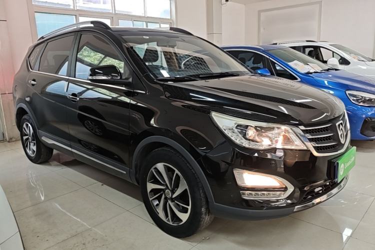 Used Baojun 560 2015 1.8L manual luxury version Front Right 45 Deg