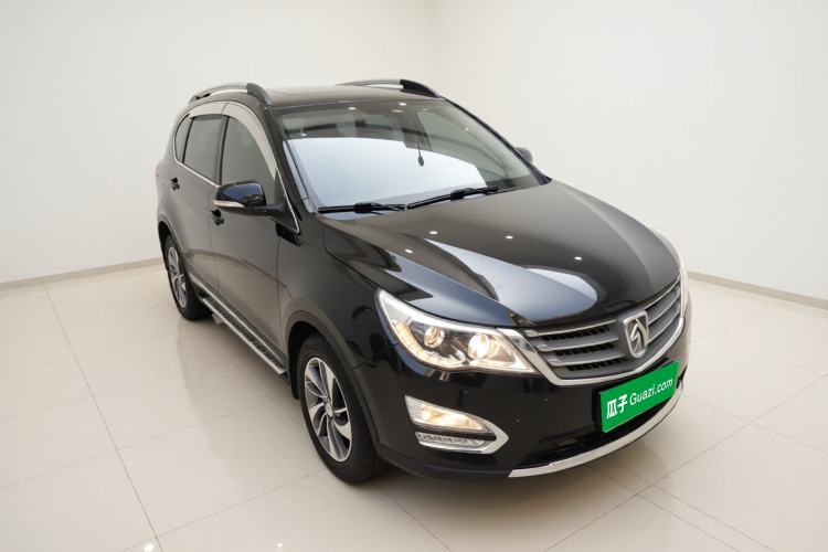 Used Baojun 560 2015 1.8L manual luxury version Front Right 45 Deg