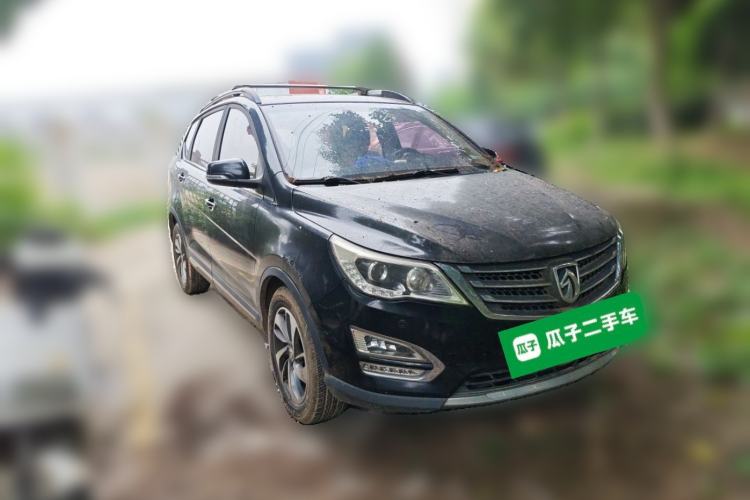 Used Baojun 560 2015 1.8L manual luxury version Front Right 45 Deg