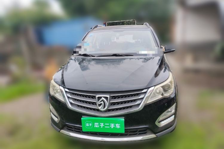 Used Baojun 560 2015 1.8L manual luxury version Front